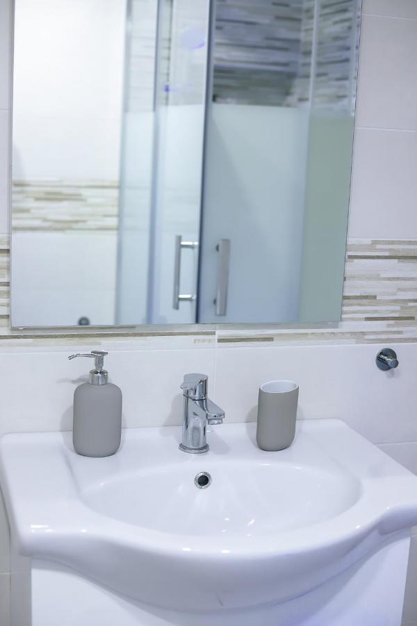 Hotel Reginella A Toledo à Naples Extérieur photo