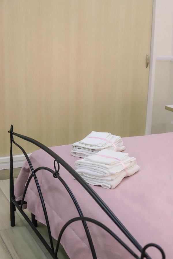 Hotel Reginella A Toledo à Naples Extérieur photo